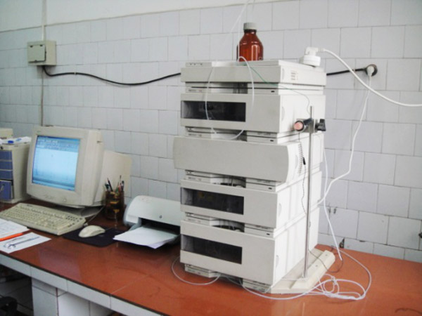 LIQUID CHROMATOGRAPH
